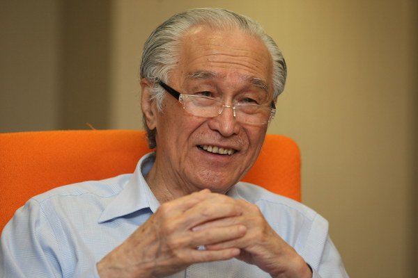 陈凯希坚持，做人必须保持一贯的信念，被人看似傻也不见得是坏事。