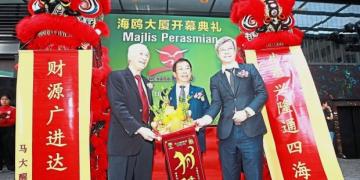 The opening ceremony of Hai-O was launched by Kok Wai (centre) with Kai Hee (left) and Keng Kang.